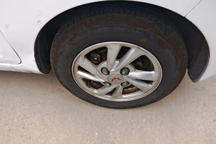 Used Wuling Hongguang MINIEV 2020 Enjoy Edition Lithium-Ion Battery Right Front Wheel Hub