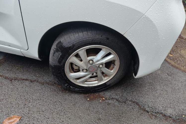Used Wuling Hongguang MINIEV 2020 Enjoyment Model Lithium Iron Phosphate Right Front Wheel Hub