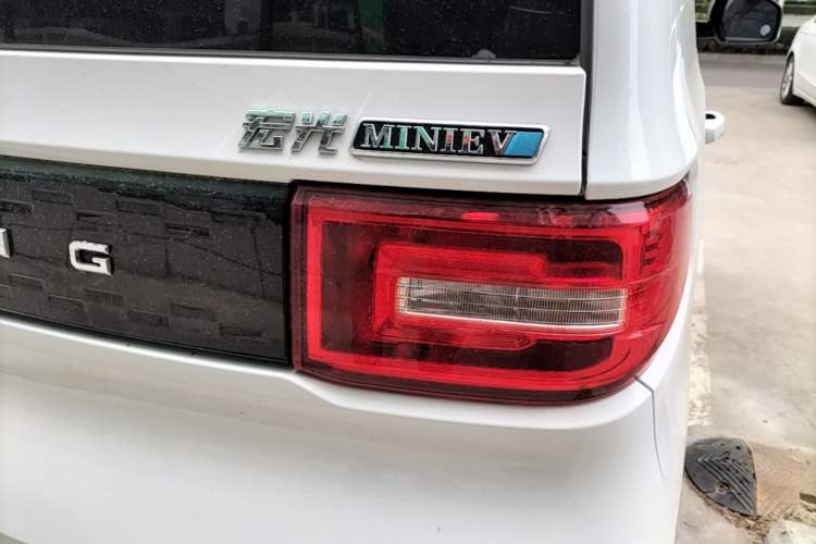 Used Wuling Hongguang MINIEV 2020 Enjoyment Model Lithium Iron Phosphate Right Rear Taillight