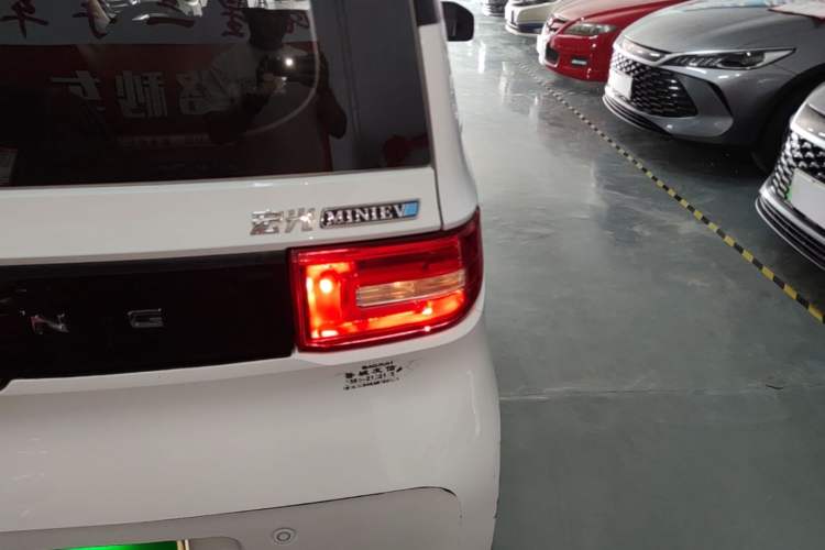 Used Wuling Hongguang MINIEV 2020 Freedom Version Lithium Iron Phosphate Right Rear Taillight