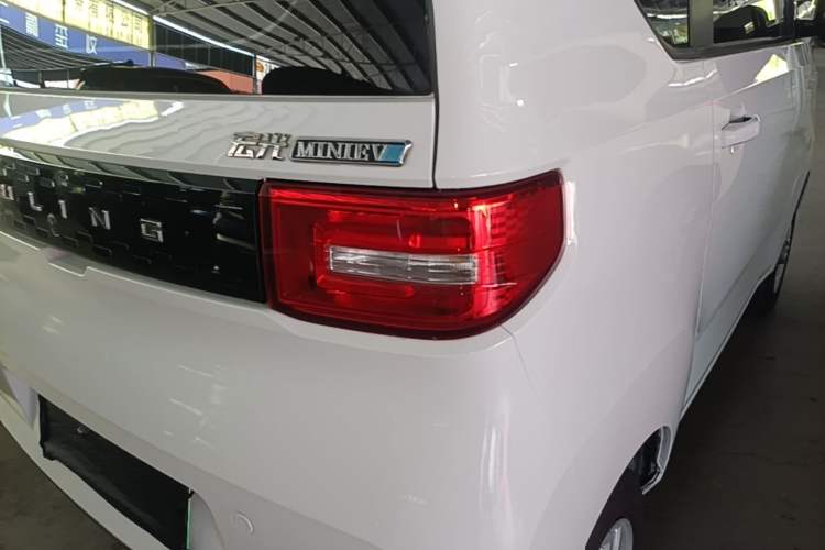 Used Wuling Hongguang MINIEV 2020 Freedom Version Lithium Iron Phosphate Right Rear Taillight