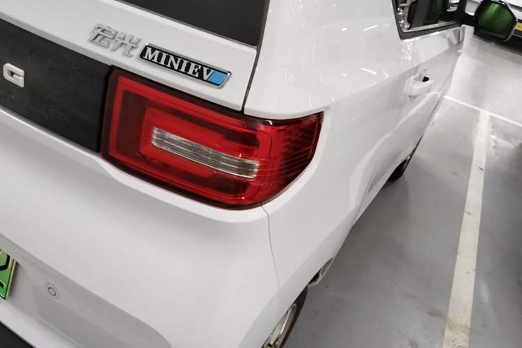 Used Wuling Hongguang MINIEV 2020 Easy Version Lithium-Ion Battery Right Rear Taillight