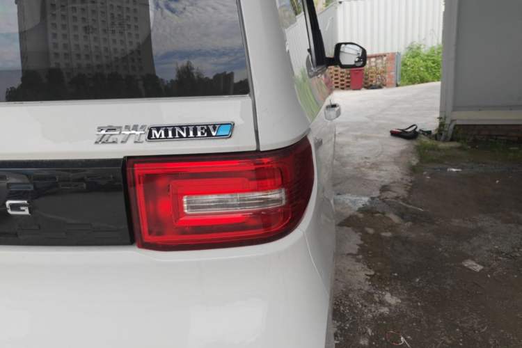 Used Wuling Hongguang MINIEV 2020 Freedom Version Lithium Iron Phosphate Right Rear Taillight