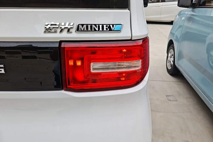 Used Wuling Hongguang MINIEV 2020 Enjoyment Model Lithium Iron Phosphate Right Rear Taillight