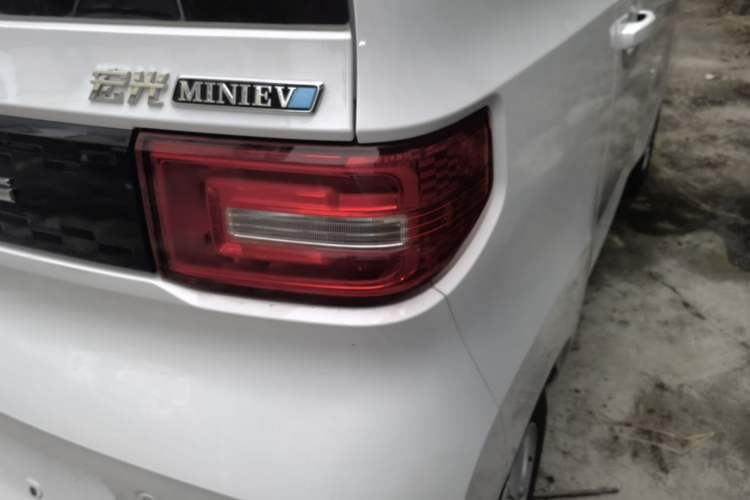 Used Wuling Hongguang MINIEV 2020 Enjoyment Model Lithium Iron Phosphate Right Rear Taillight