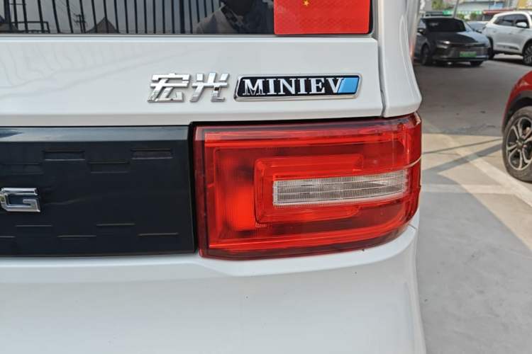Used Wuling Hongguang MINIEV 2020 Zizai Version Lithium-NMC Right Rear Taillight