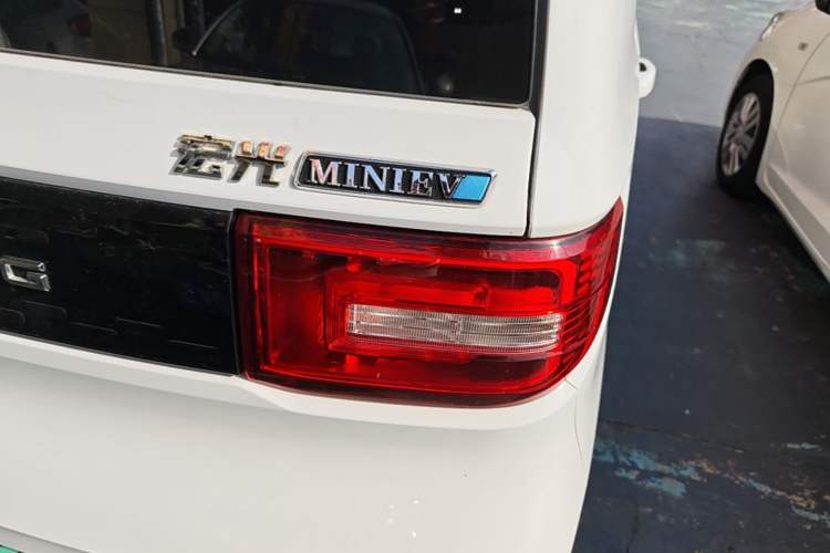 Used Wuling Hongguang MINIEV 2020 Enjoy Edition Lithium-Ion Battery Right Rear Taillight