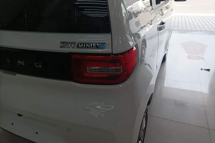Used Wuling Hongguang MINIEV 2020 Freedom Version Lithium Iron Phosphate Right Rear Taillight