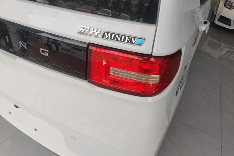 Used Wuling Hongguang MINIEV 2020 Zizai Version Lithium-NMC Right Rear Taillight