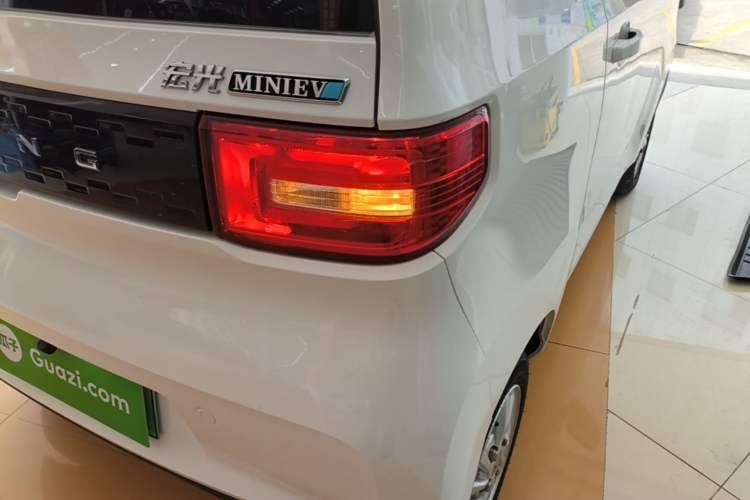 Used Wuling Hongguang MINIEV 2020 Zizai Version Lithium-NMC Right Rear Taillight