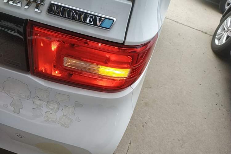 Used Wuling Hongguang MINIEV 2020 Freedom Version Lithium Iron Phosphate Right Rear Taillight