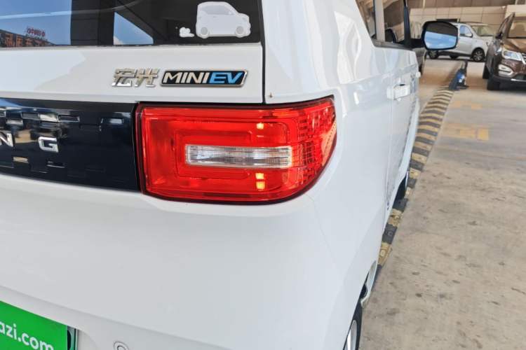 Used Wuling Hongguang MINIEV 2020 Zizai Version Lithium-NMC Right Rear Taillight