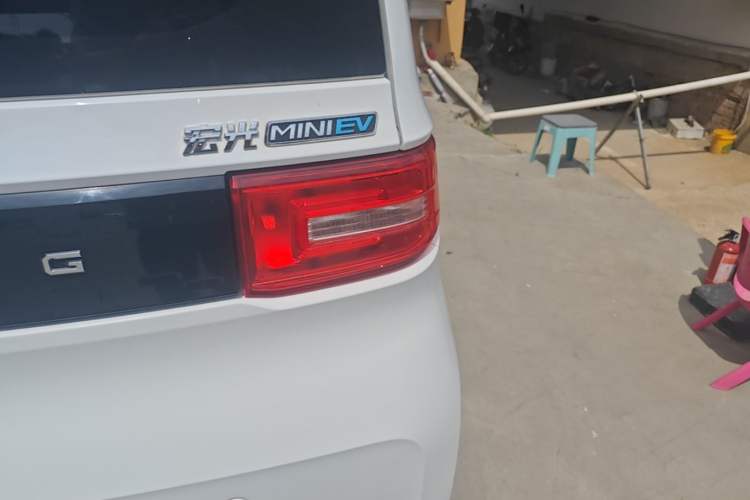 Used Wuling Hongguang MINIEV 2020 Zizai Version Lithium-NMC Right Rear Taillight