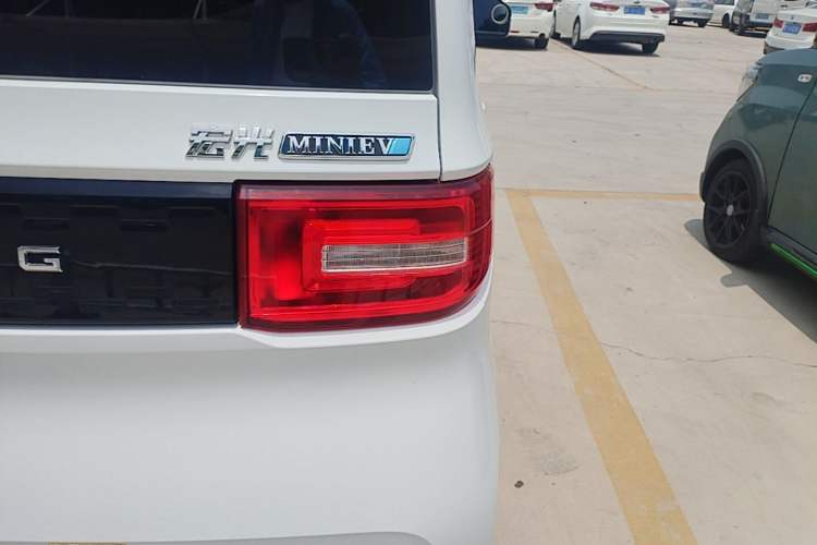 Used Wuling Hongguang MINIEV 2020 Freedom Version Lithium Iron Phosphate Right Rear Taillight