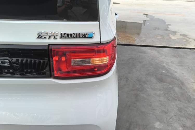 Used Wuling Hongguang MINIEV 2020 Freedom Version Lithium Iron Phosphate Right Rear Taillight