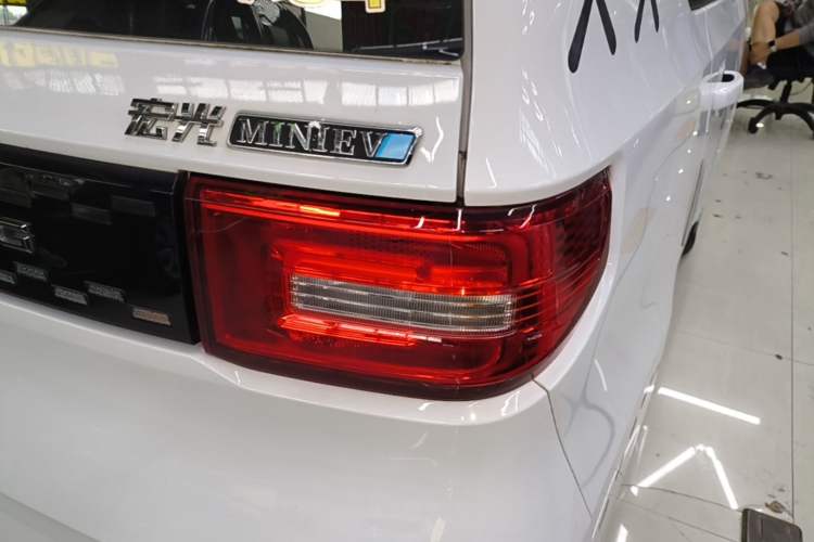 Used Wuling Hongguang MINIEV 2020 Enjoyment Model Lithium Iron Phosphate Right Rear Taillight
