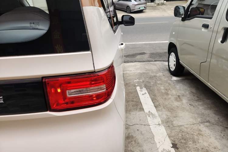 Used Wuling Hongguang MINIEV 2020 Enjoyment Model Lithium Iron Phosphate Right Rear Taillight