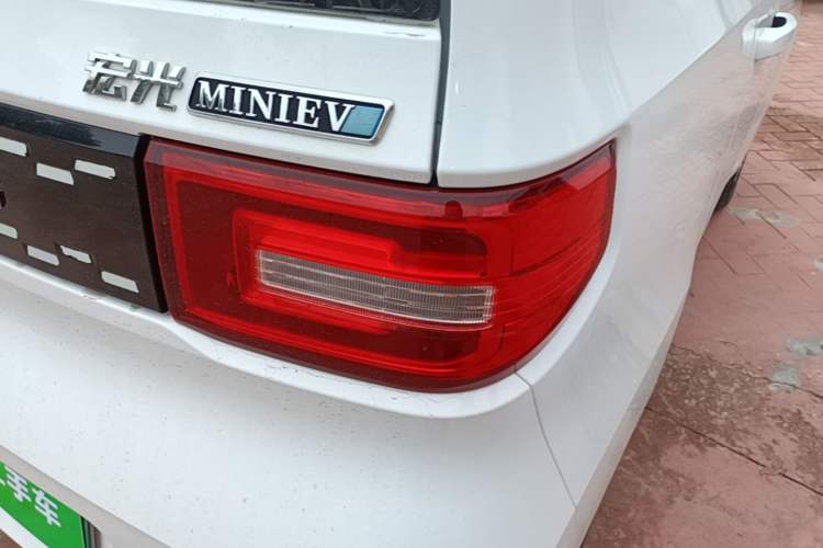Used Wuling Hongguang MINIEV 2020 Freedom Version Lithium Iron Phosphate Right Rear Taillight