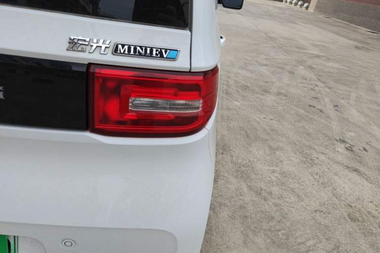 Used Wuling Hongguang MINIEV 2020 Freedom Version Lithium Iron Phosphate Right Rear Taillight