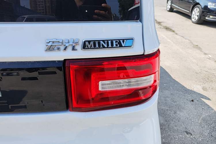 Used Wuling Hongguang MINIEV 2020 Freedom Version Lithium Iron Phosphate Right Rear Taillight