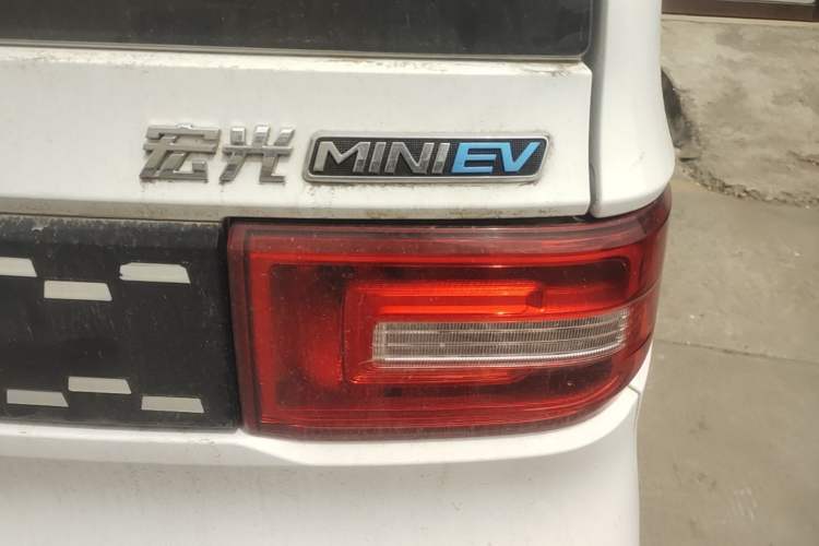 Used Wuling Hongguang MINIEV 2020 Zizai Version Lithium-NMC Right Rear Taillight