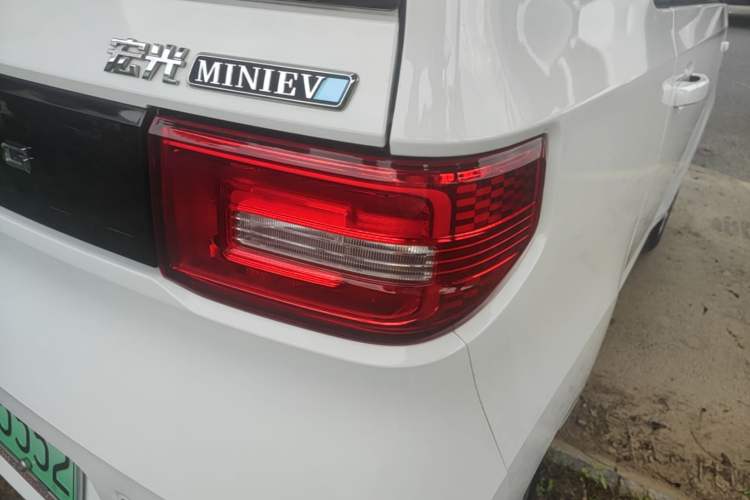 Used Wuling Hongguang MINIEV 2020 Zizai Version Lithium-NMC Right Rear Taillight