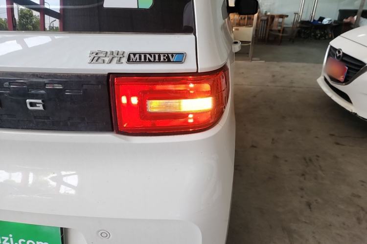 Used Wuling Hongguang MINIEV 2020 Freedom Version Lithium Iron Phosphate Right Rear Taillight