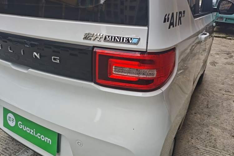 Used Wuling Hongguang MINIEV 2020 Zizai Version Lithium-NMC Right Rear Taillight