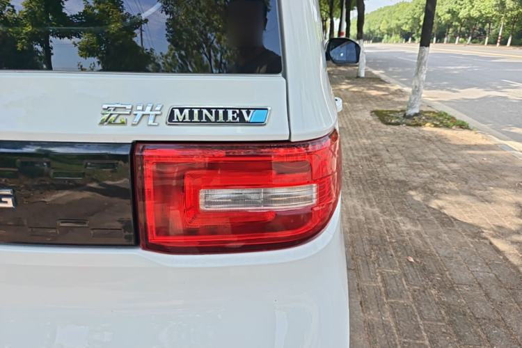 Used Wuling Hongguang MINIEV 2020 Zizai Version Lithium-NMC Right Rear Taillight