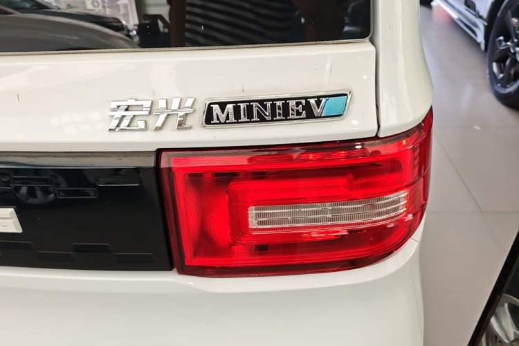 Used Wuling Hongguang MINIEV 2020 Enjoyment Model Lithium Iron Phosphate Right Rear Taillight