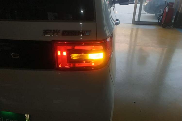 Used Wuling Hongguang MINIEV 2020 Freedom Version Lithium Iron Phosphate Right Rear Taillight