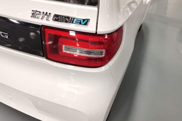 Used Wuling Hongguang MINIEV 2020 Enjoyment Model Lithium Iron Phosphate Right Rear Taillight