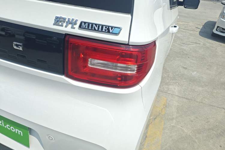 Used Wuling Hongguang MINIEV 2020 Zizai Version Lithium-NMC Right Rear Taillight