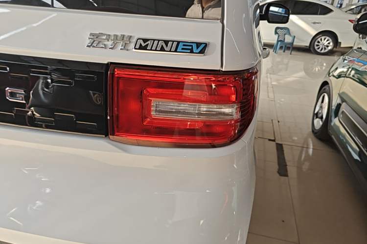 Used Wuling Hongguang MINIEV 2020 Enjoyment Model Lithium Iron Phosphate Right Rear Taillight