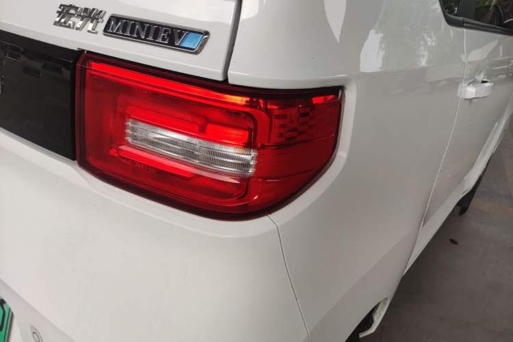 Used Wuling Hongguang MINIEV 2020 Zizai Version Lithium-NMC Right Rear Taillight