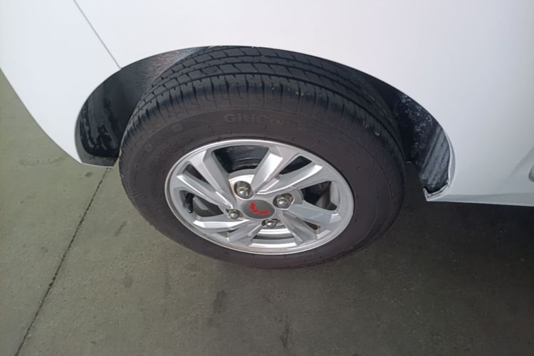 Used Wuling Hongguang MINIEV 2020 Freedom Version Lithium Iron Phosphate Right Rear Wheel Hub
