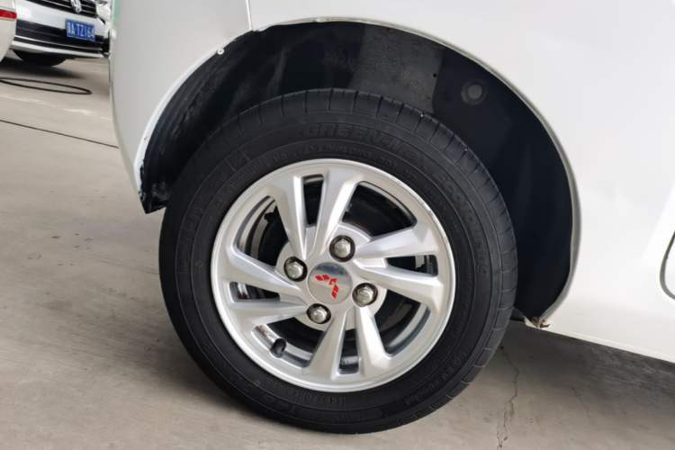 Used Wuling Hongguang MINIEV 2020 Easy Version Lithium-Ion Battery Right Rear Wheel Hub