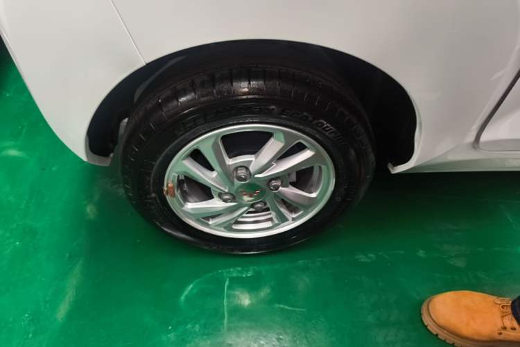 Used Wuling Hongguang MINIEV 2020 Easy Version Lithium-Ion Battery Right Rear Wheel Hub