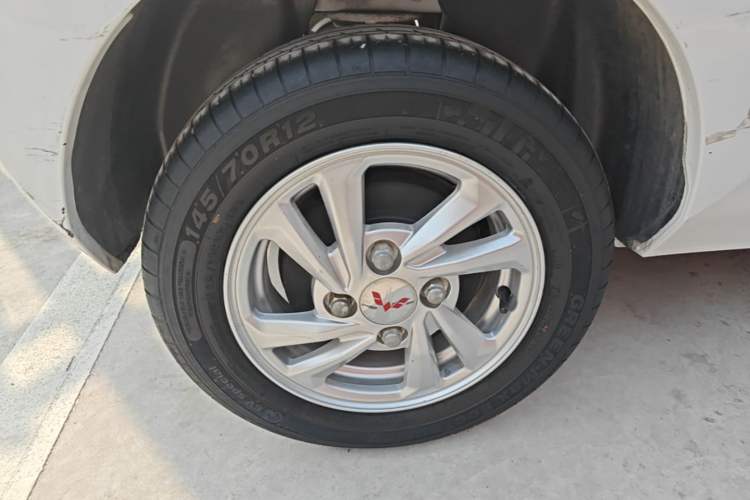 Used Wuling Hongguang MINIEV 2020 Zizai Version Lithium-NMC Right Rear Wheel Hub