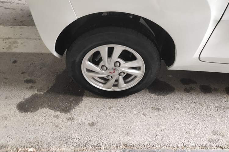 Used Wuling Hongguang MINIEV 2020 Freedom Version Lithium Iron Phosphate Right Rear Wheel Hub