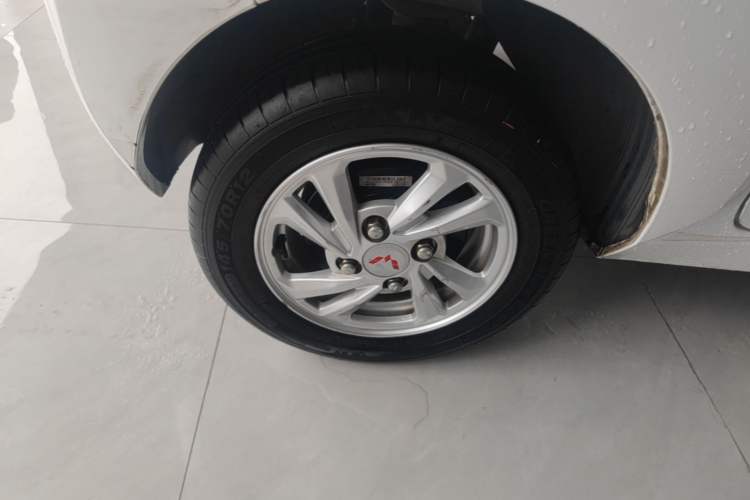 Used Wuling Hongguang MINIEV 2020 Zizai Version Lithium-NMC Right Rear Wheel Hub