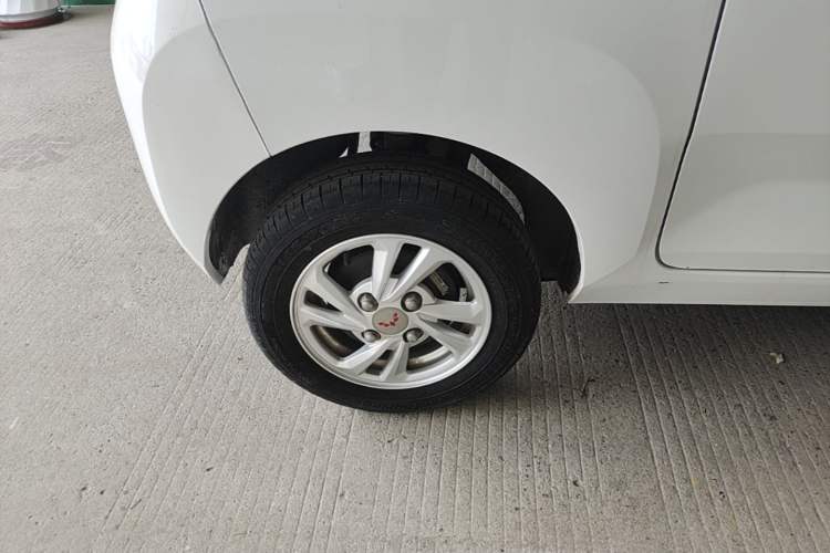 Used Wuling Hongguang MINIEV 2020 Zizai Version Lithium-NMC Right Rear Wheel Hub