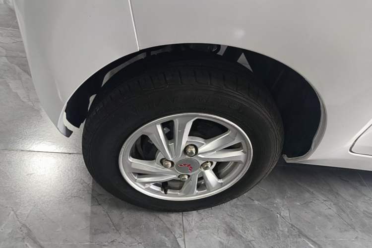Used Wuling Hongguang MINIEV 2020 Zizai Version Lithium-NMC Right Rear Wheel Hub