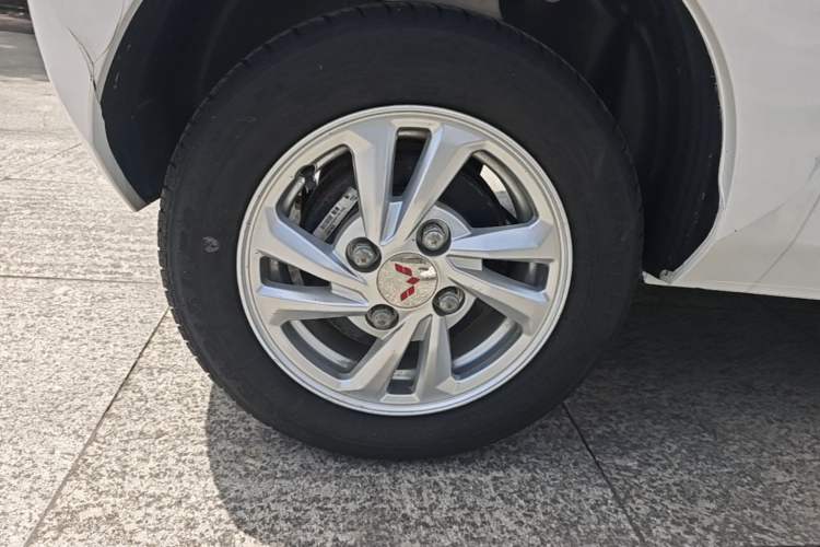 Used Wuling Hongguang MINIEV 2020 Freedom Version Lithium Iron Phosphate Right Rear Wheel Hub
