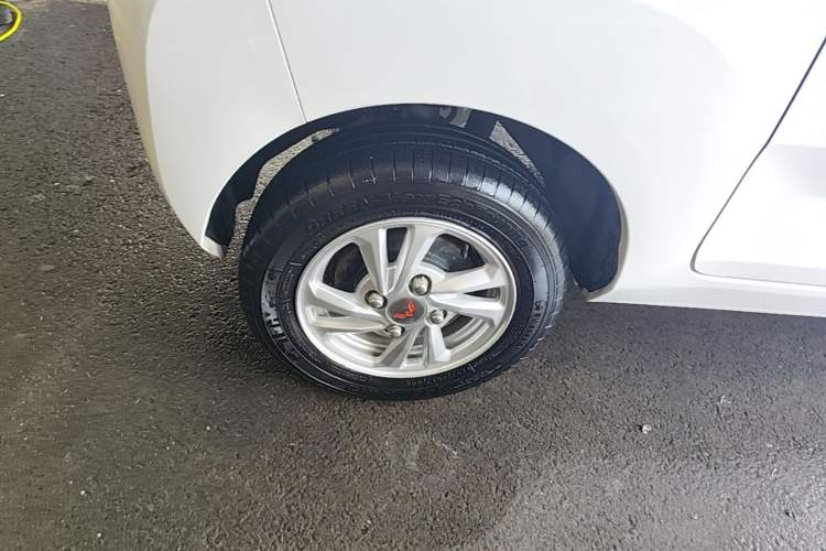 Used Wuling Hongguang MINIEV 2020 Lite Version Lithium Iron Phosphate Right Rear Wheel Hub