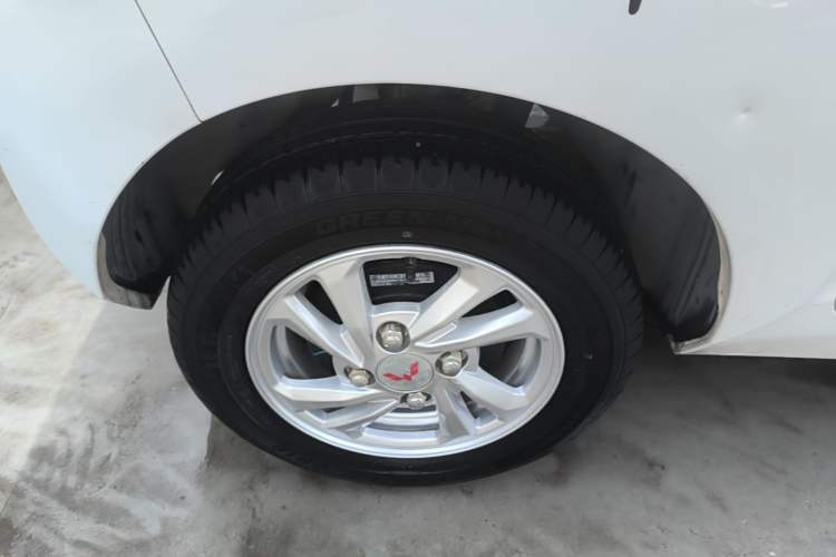 Used Wuling Hongguang MINIEV 2020 Freedom Version Lithium Iron Phosphate Right Rear Wheel Hub