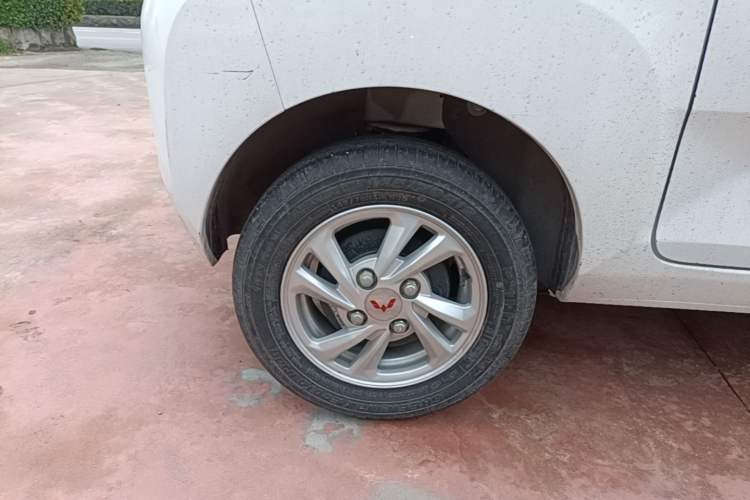Used Wuling Hongguang MINIEV 2020 Freedom Version Lithium Iron Phosphate Right Rear Wheel Hub