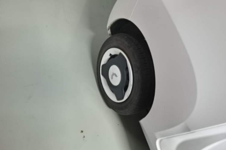 Used Wuling Hongguang MINIEV 2020 Freedom Version Lithium Iron Phosphate Right Rear Wheel Hub