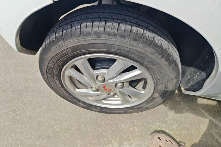 Used Wuling Hongguang MINIEV 2020 Freedom Version Lithium Iron Phosphate Right Rear Wheel Hub