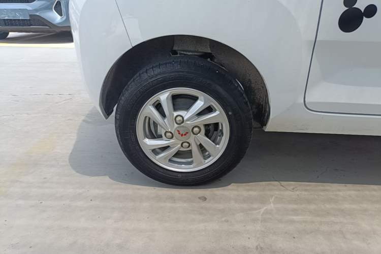 Used Wuling Hongguang MINIEV 2020 Zizai Version Lithium-NMC Right Rear Wheel Hub